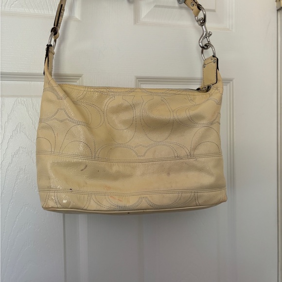 Coach Signature Patent Leather Shoulder Bag Cream Yellow - Picture 2 of 8